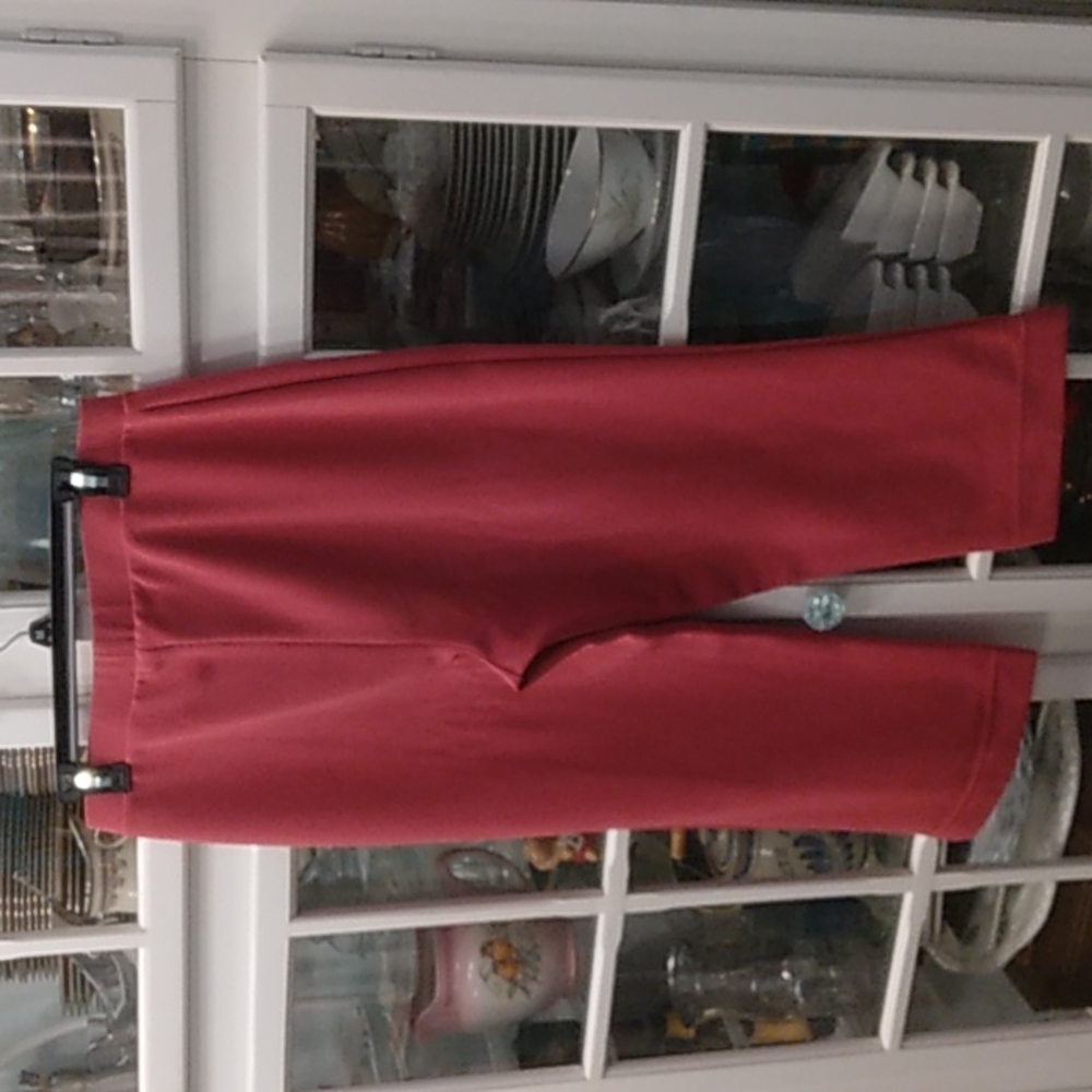 Women's Weekender Capri Set - Picture 4 of 6